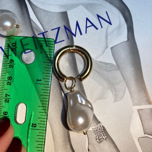 🌟 Big Imitation Baroque Pearl Hoop Earrings - Picture 4 of 4